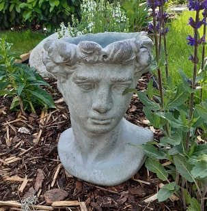 Antický kvetináč hlava